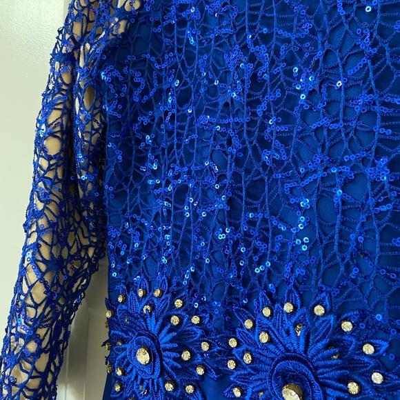 Maxi Blue Dress with Floral Design Size M - Picture 4 of 6